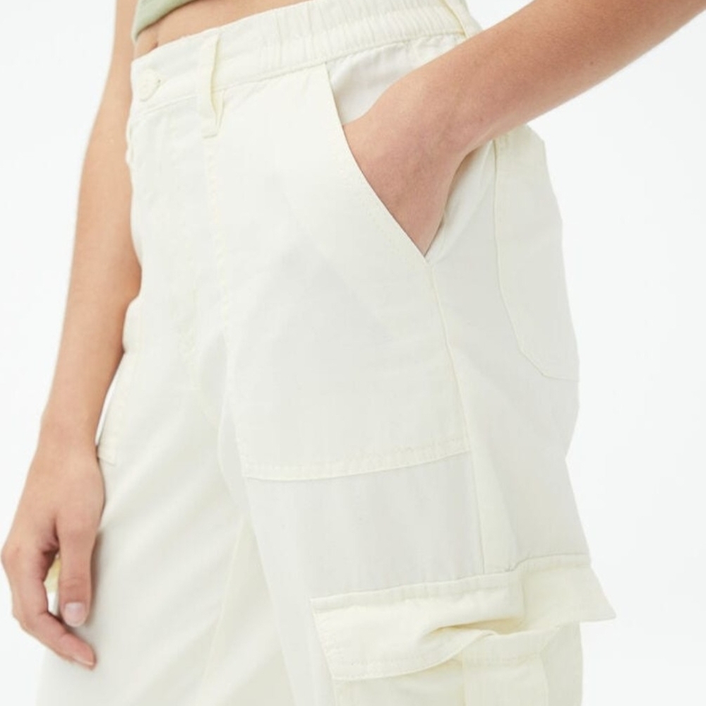 Aeropostale Cream Cargo Pants